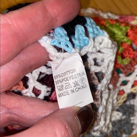 Crochet boho cropped top, measurements listed, no size tag, looks to be a S/M - Picture 6 of 6